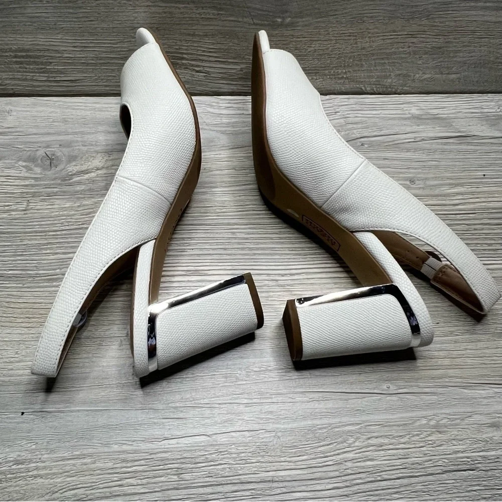 NWT Alfani Florraap white snake skin embossed sling back block heel size 8.5